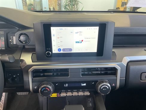 Certified 2025 Toyota Tacoma SR5 AWD/4WD image 12