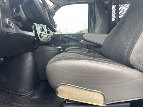 Used 2025 Chevrolet Express 2500 w/ Driver Convenience Package RWD image 16