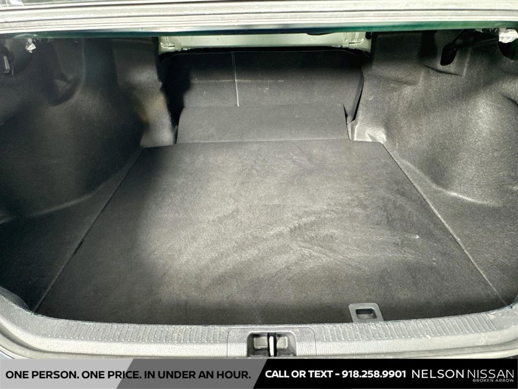 Used 2021 Toyota Camry SE FWD image 23