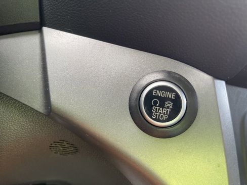 Used 2019 Ford Escape SE image 27