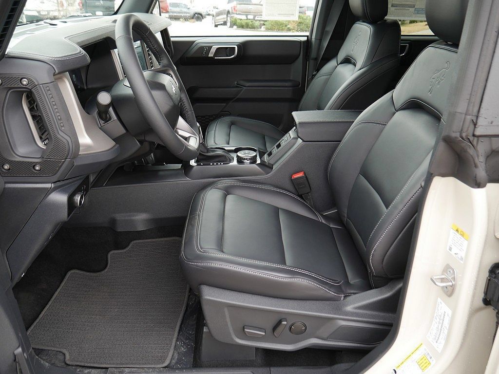 New 2026 Ford Bronco Outer Banks AWD/4WD image 10