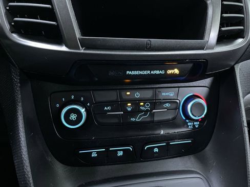 Used 2020 Ford Transit Connect XLT image 24