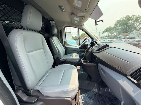 Used 2015 Ford Transit 250 130 Low Roof RWD image 20