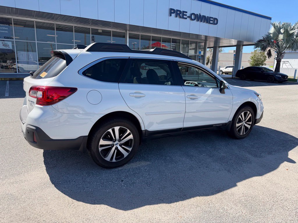 Used 2018 Subaru Outback 3.6R Limited AWD/4WD image 3