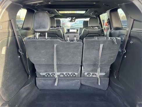 Certified 2025 Chrysler Pacifica Limited image 6