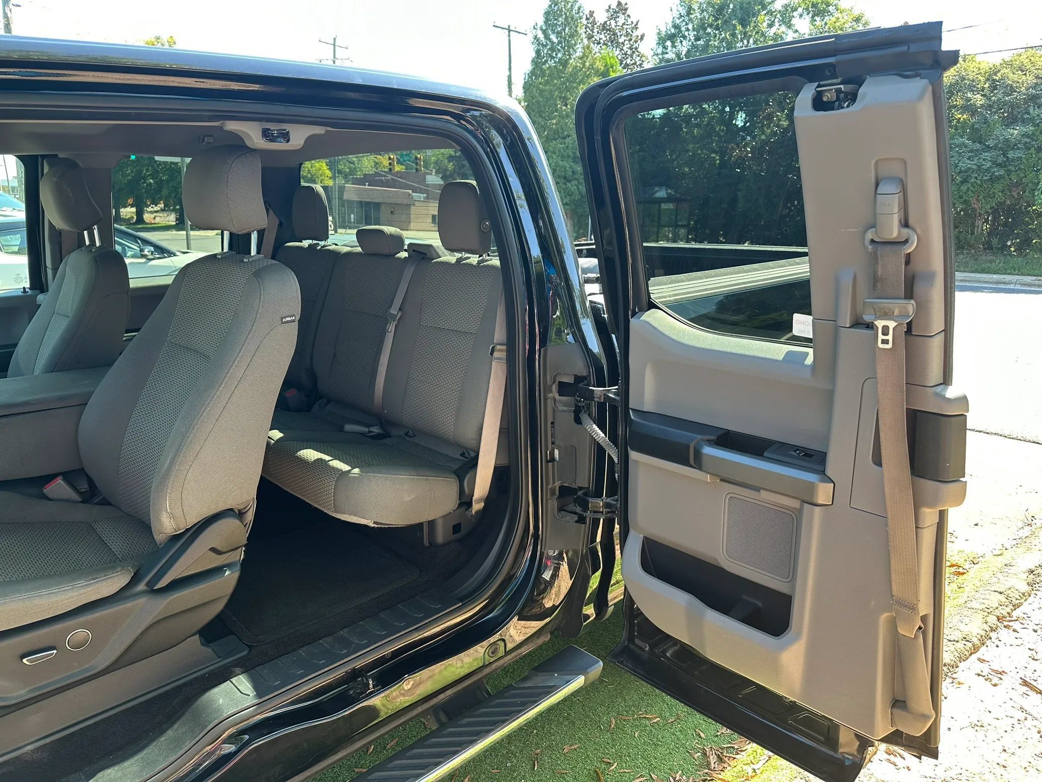 Used 2016 Ford F150 XLT w/ Equipment Group 301A Mid AWD/4WD image 10