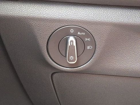 Used 2023 Volkswagen Jetta SE FWD image 27