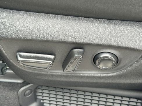 Used 2026 Toyota Sienna Limited image 30