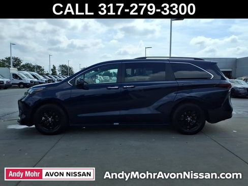 Used 2026 Toyota Sienna XLE FWD image 5