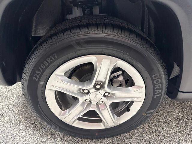 Used 2024 Jeep Compass Latitude w/ Altitude Special Edition AWD/4WD image 21
