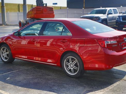 Used 2012 Toyota Camry LE FWD image 11
