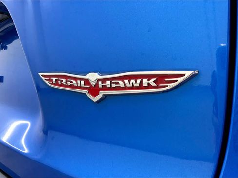 Used 2022 Jeep Cherokee Trailhawk w/ Premium Leather Package AWD/4WD image 9