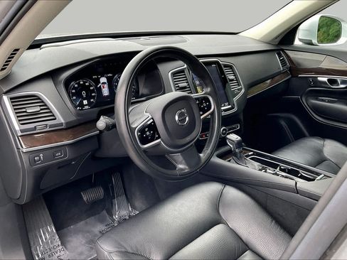 Used 2019 Volvo XC90 T6 Momentum w/ Advanced Package AWD/4WD image 17
