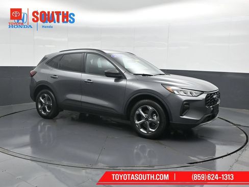 Used 2025 Ford Escape ST-Line AWD/4WD image 4