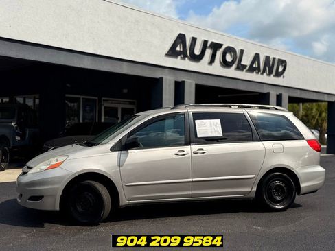 Used 2009 Toyota Sienna FWD image 4