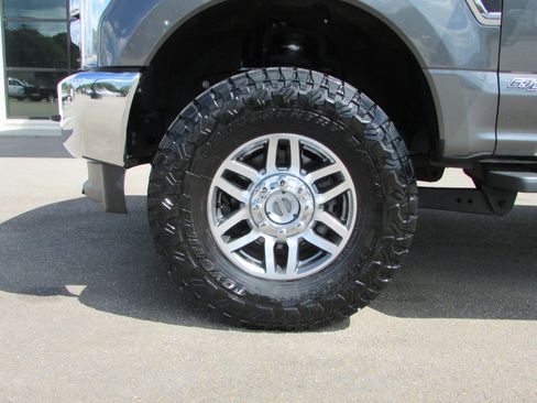 Used 2019 Ford F250 XLT image 14