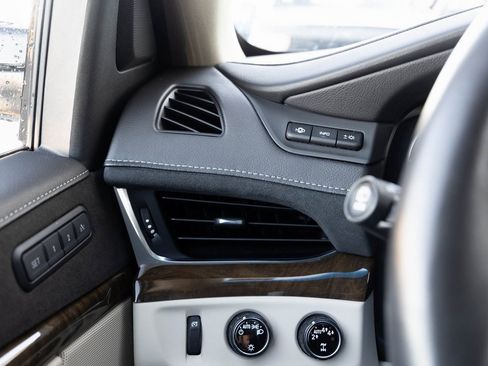 Used 2018 Cadillac Escalade Luxury image 15