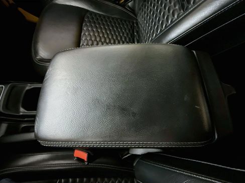 Used 2021 Jeep Wrangler Unlimited Sahara AWD/4WD image 15