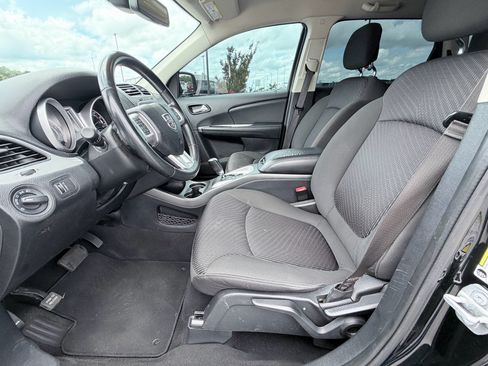 Used 2018 Dodge Journey SE w/ Blacktop Package FWD image 20
