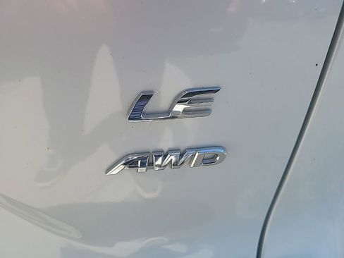 Used 2022 Toyota Corolla Cross LE image 15