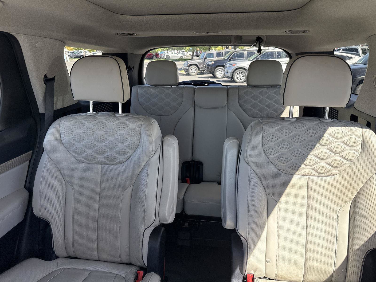Used 2022 Hyundai Palisade Limited AWD/4WD image 16