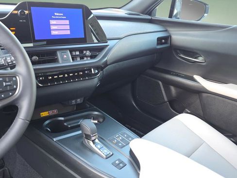 Used 2025 Lexus UX 300h AWD image 23