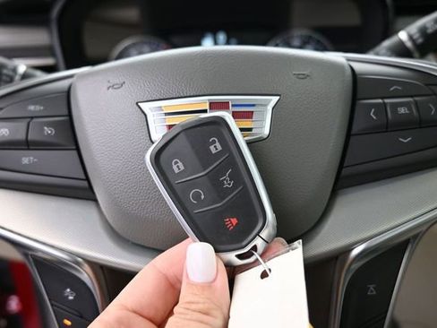 Used 2025 Cadillac XT5 Premium Luxury AWD/4WD image 38