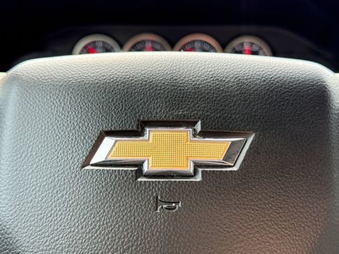 Used 2020 Chevrolet Silverado 1500 LT w/ LT Value Package AWD/4WD image 13