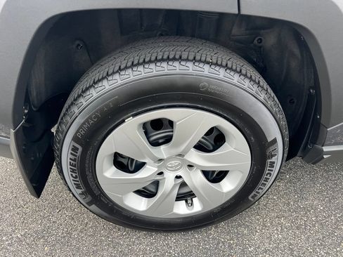 Used 2023 Toyota RAV4 LE AWD/4WD image 19