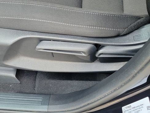 Used 2024 Honda CR-V LX image 17