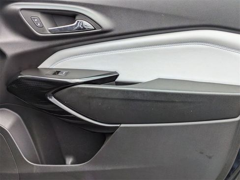 Used 2025 Chevrolet Trax LT w/ LT Convenience Package image 30