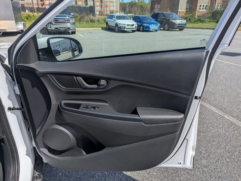 Used 2022 Hyundai Kona SEL w/ Cargo Package AWD/4WD image 25
