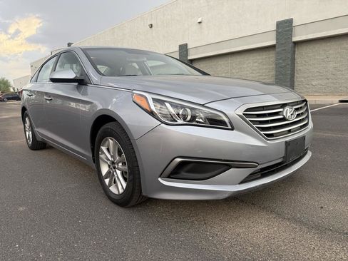 Used 2016 Hyundai Sonata SE w/ Cargo Package FWD image 1