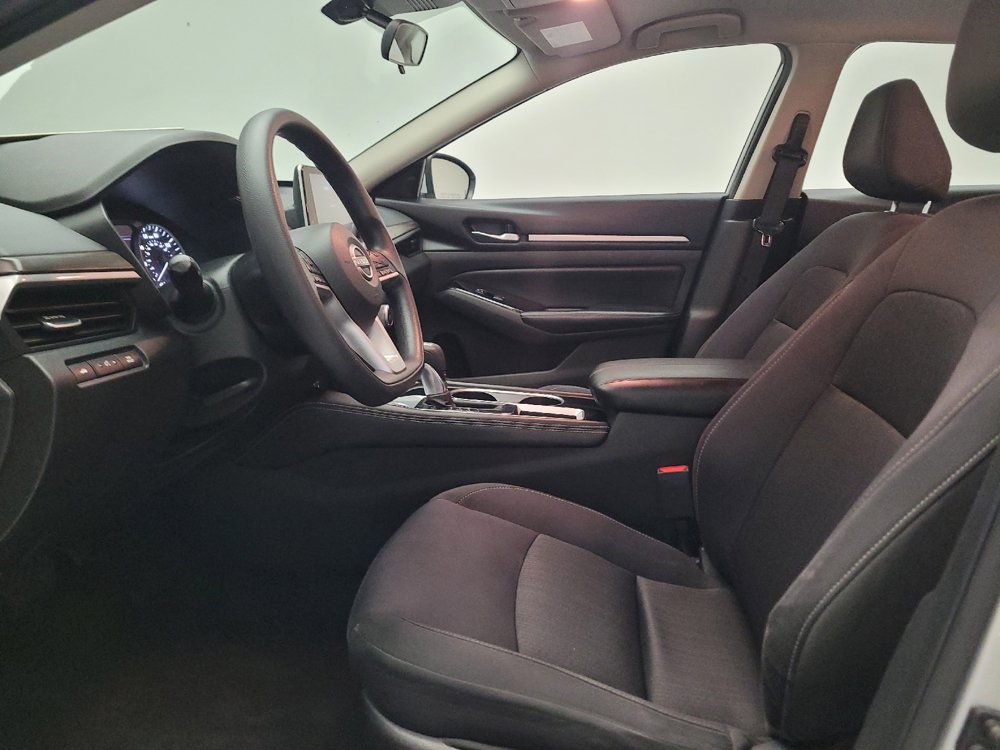 Used 2023 Nissan Altima 2.5 SV FWD image 17