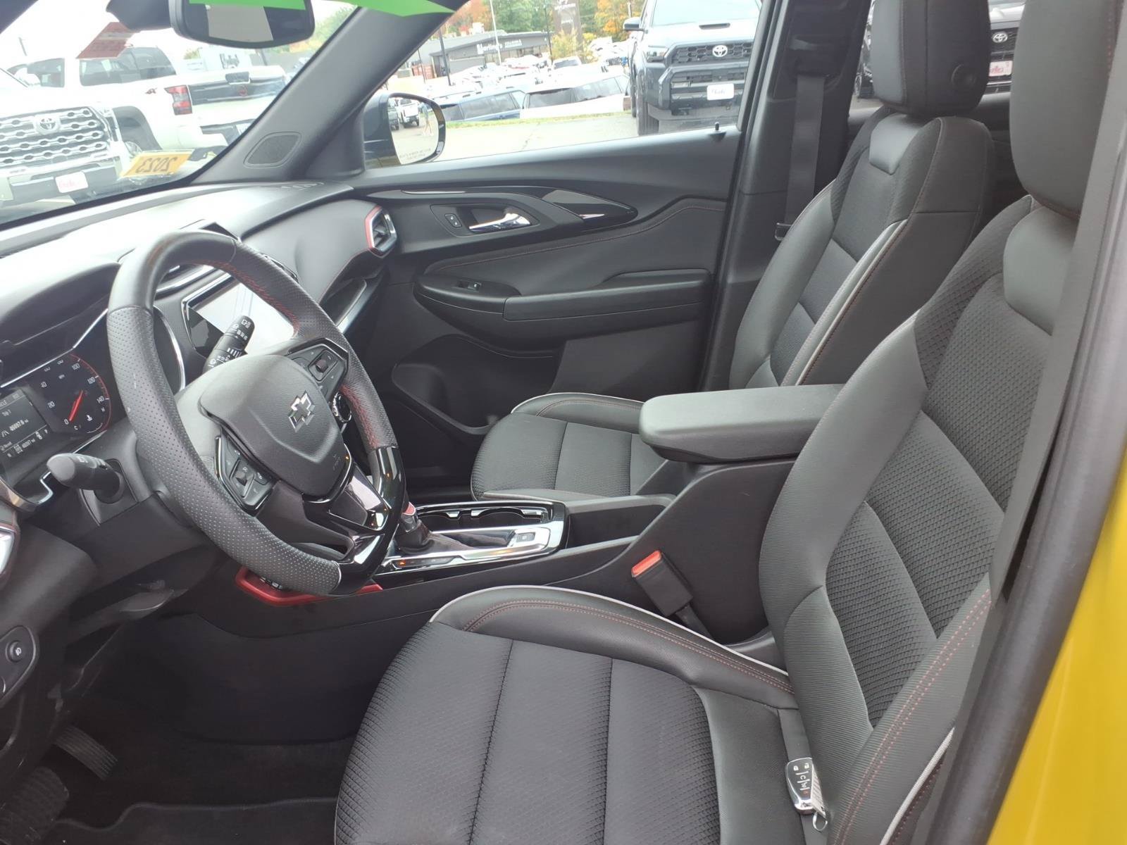 Used 2023 Chevrolet TrailBlazer RS w/ Sun and Liftgate Package AWD/4WD image 7