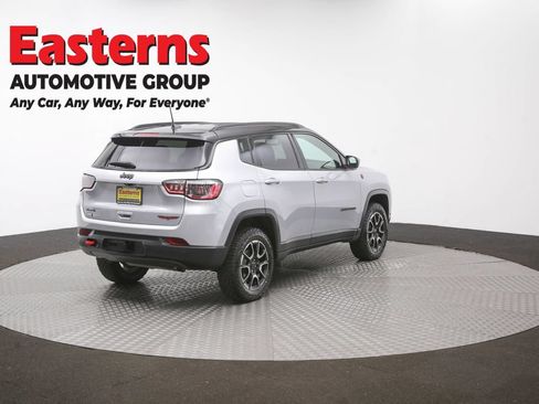 Used 2025 Jeep Compass Trailhawk w/ Trailer Tow Group AWD/4WD image 39