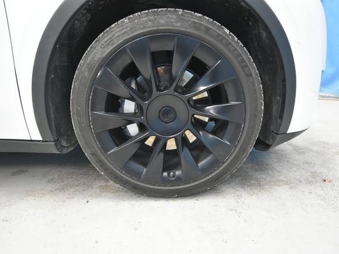 Used 2020 Tesla Model Y Performance image 32
