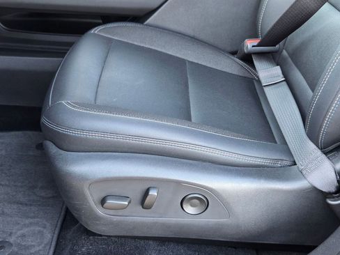 Used 2025 Chevrolet Equinox EV LT w/ Convenience Package image 26