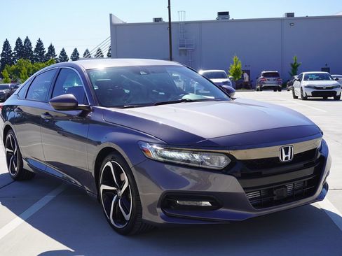 Used 2018 Honda Accord Sport image 8
