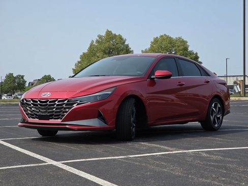 Used 2022 Hyundai Elantra Limited w/ Cargo Package FWD image 20