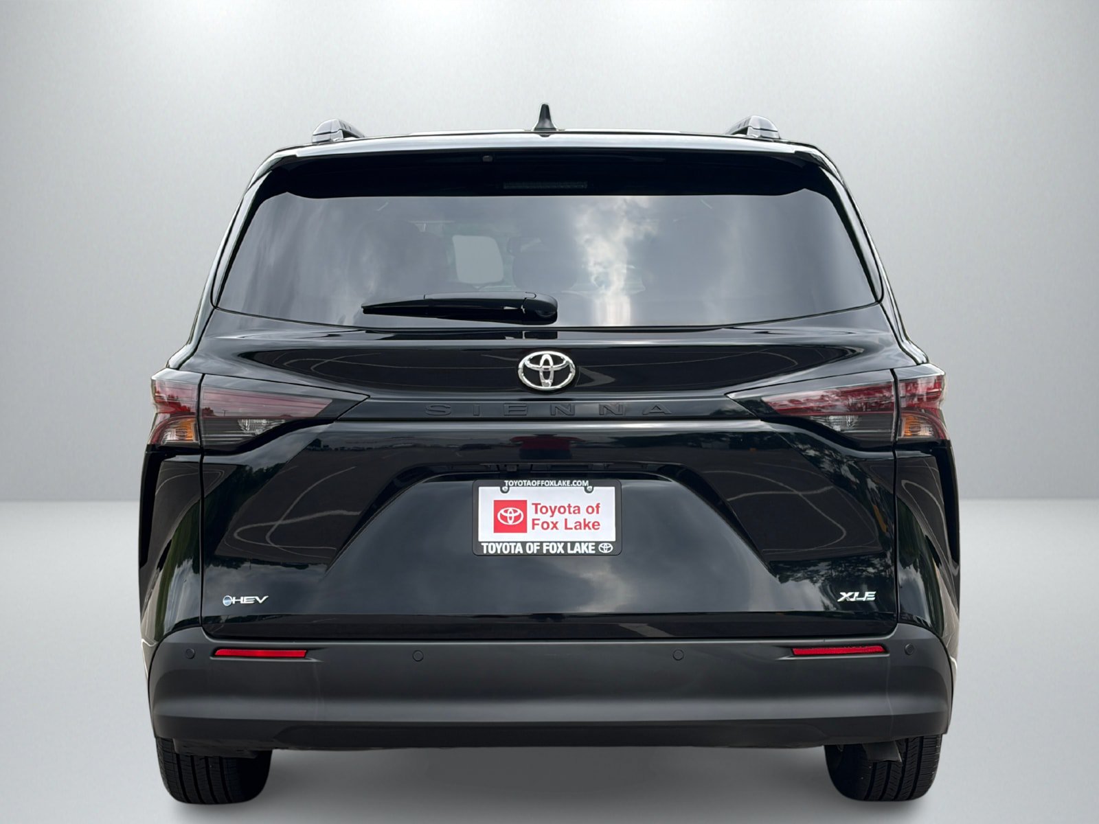 Used 2026 Toyota Sienna XLE FWD image 4