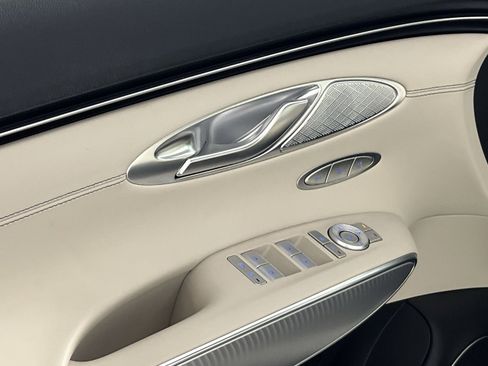 Used 2023 Genesis GV70 2.5T w/ Select Package image 15