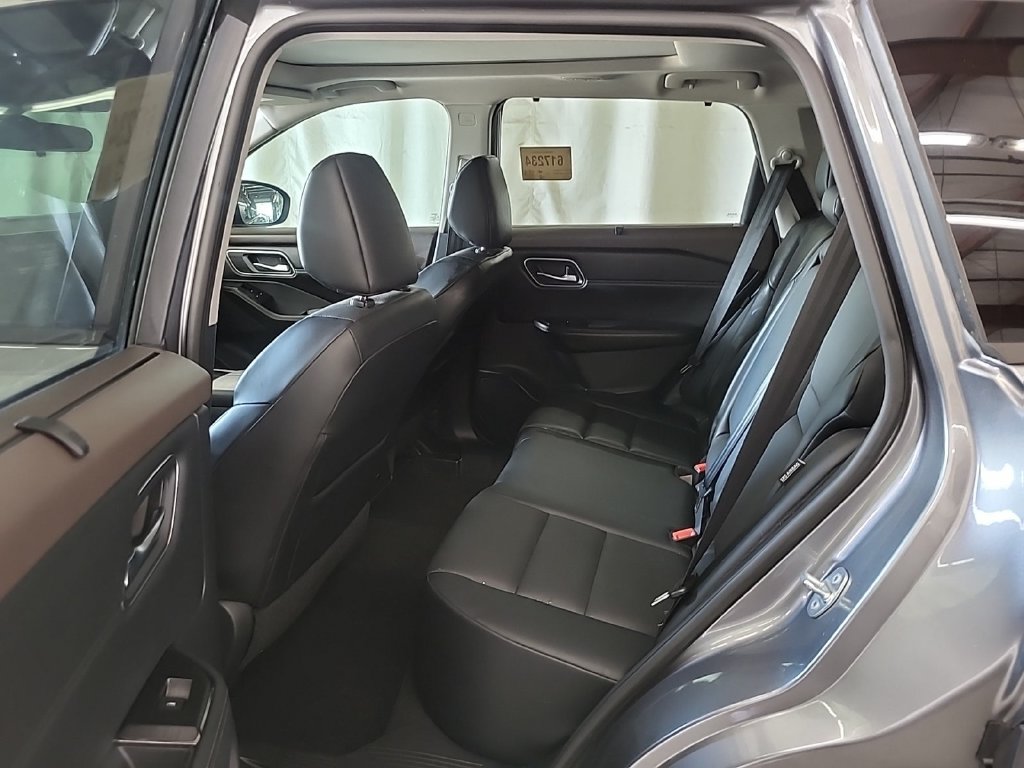 Used 2021 Nissan Rogue SV w/ Premium Package FWD image 7