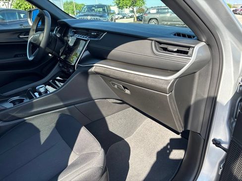 Used 2024 Jeep Grand Cherokee Laredo X w/ Luxury Tech Group I AWD/4WD image 54