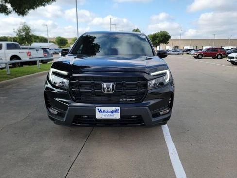 Used 2025 Honda Ridgeline Black Edition image 2