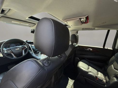 Used 2020 Cadillac Escalade ESV Luxury AWD/4WD image 24