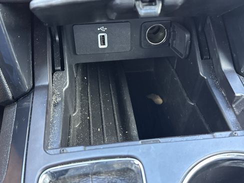 Used 2017 Ford Explorer XLT w/ Equipment Group 202A FWD image 29