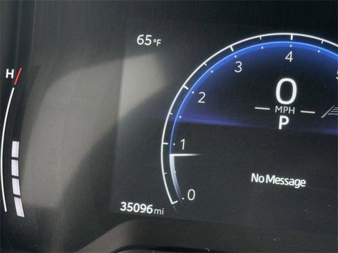 Used 2023 Toyota Corolla Cross XLE image 16