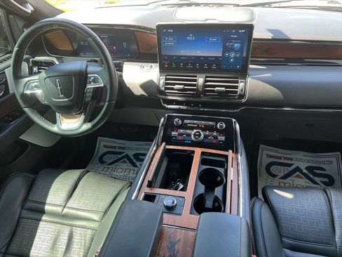 Used 2022 Lincoln Navigator Black Label AWD/4WD image 11