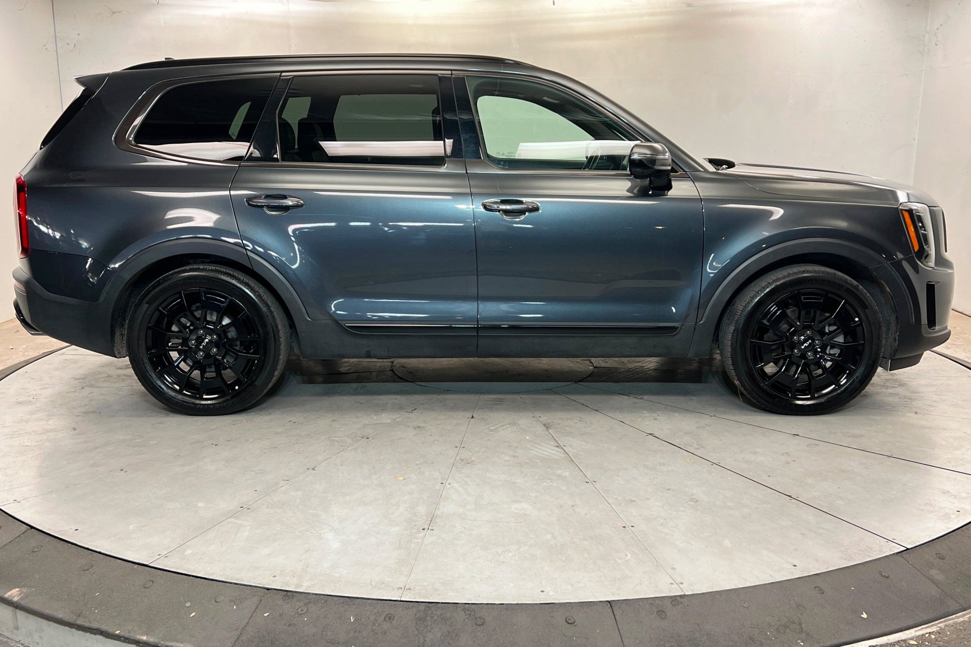 Used 2022 Kia Telluride SX w/ SX Prestige Package AWD/4WD image 7